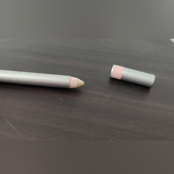 DuWop Reverse Lip Liner - Picture 2 of 3